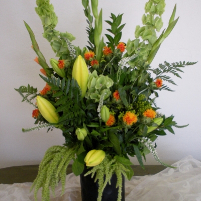 small floral arrangements
